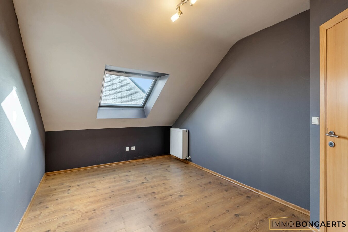 Ruim duplexappartement met 4 slaapkamers 