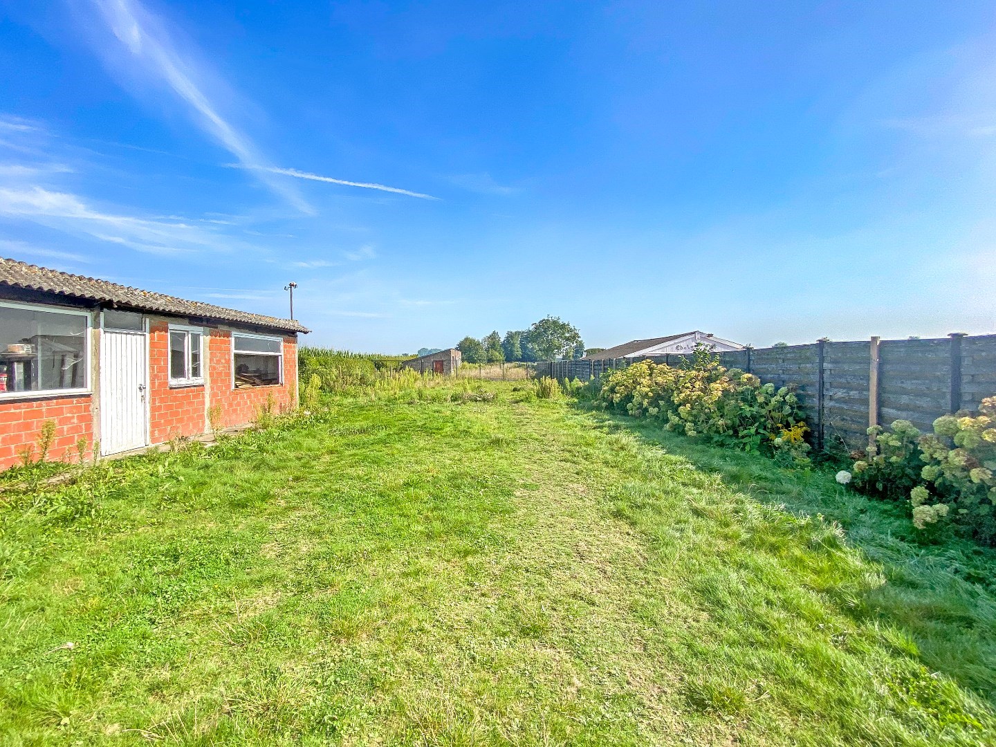 Woning met perceeloppervlakte van 3.247 m² en 6 slaapkamers te Vleteren! 