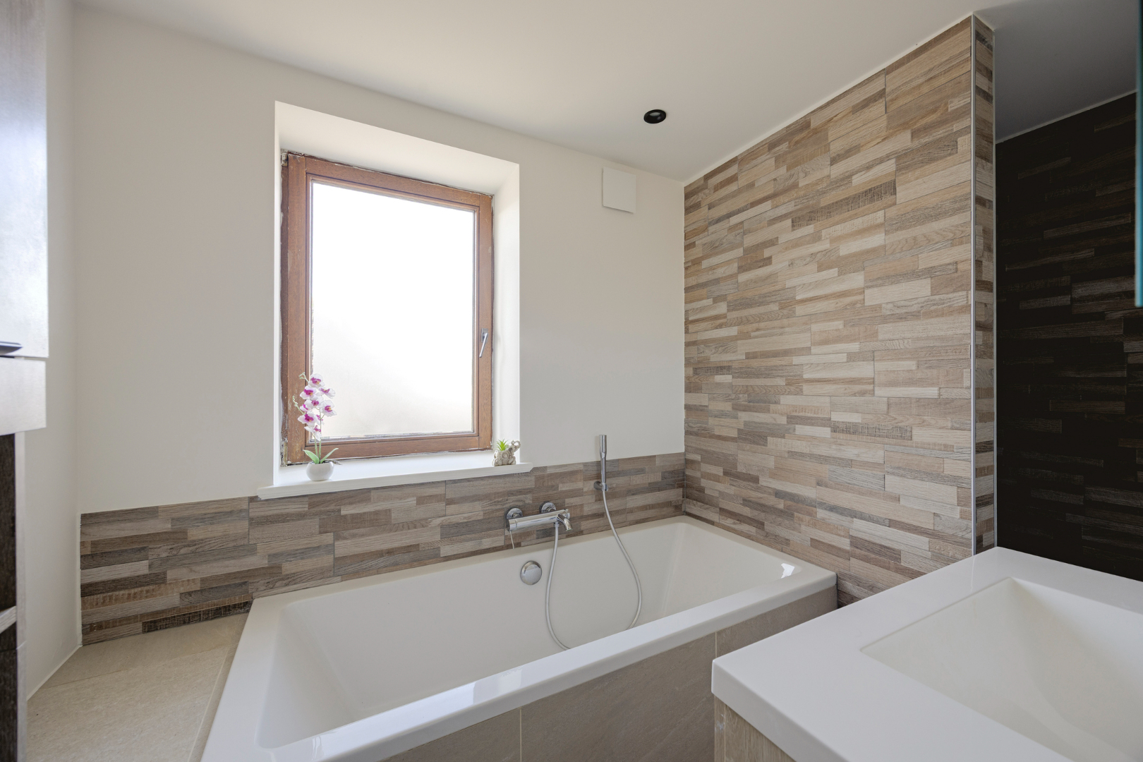 Badkamer met ligbad