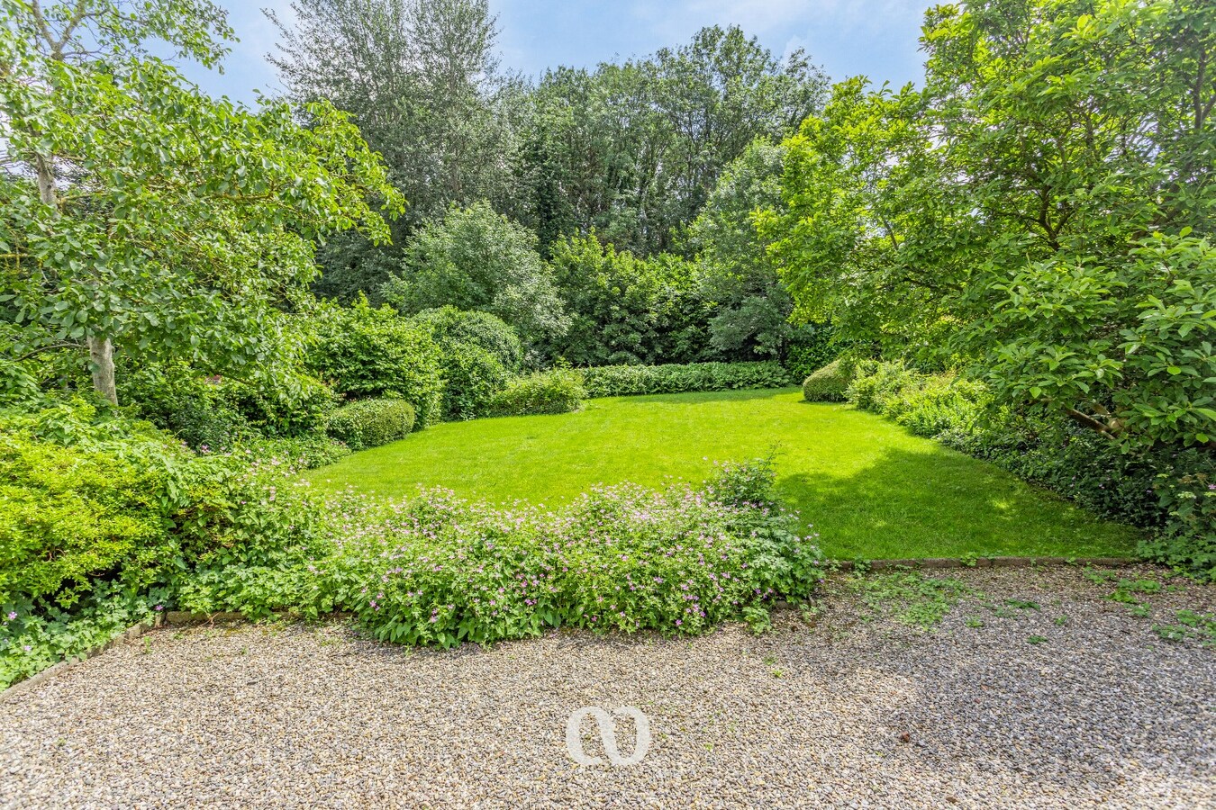 Modernistische villa nabij centrum Oudenaarde 