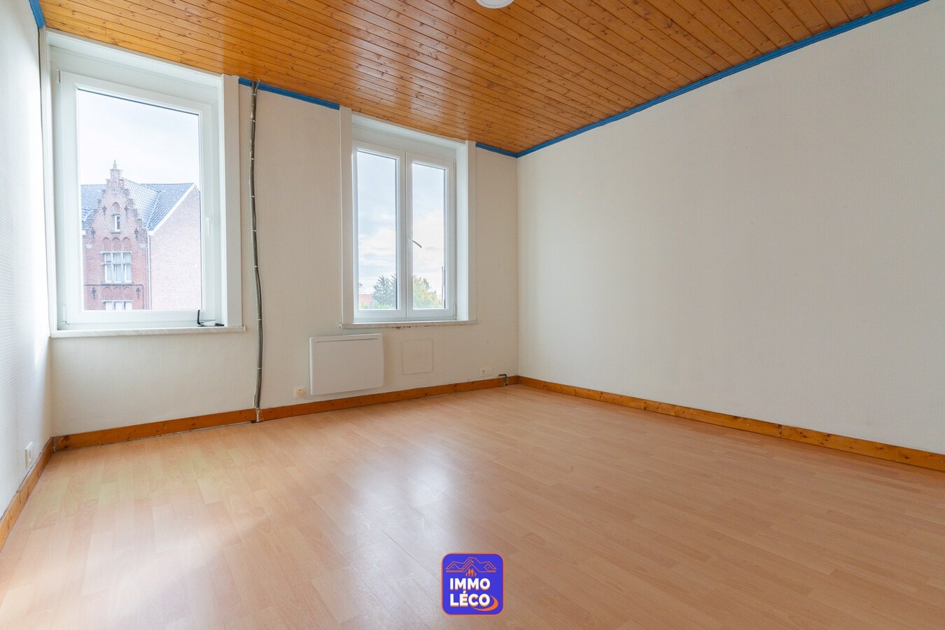 Maison rénovée avec cour. 