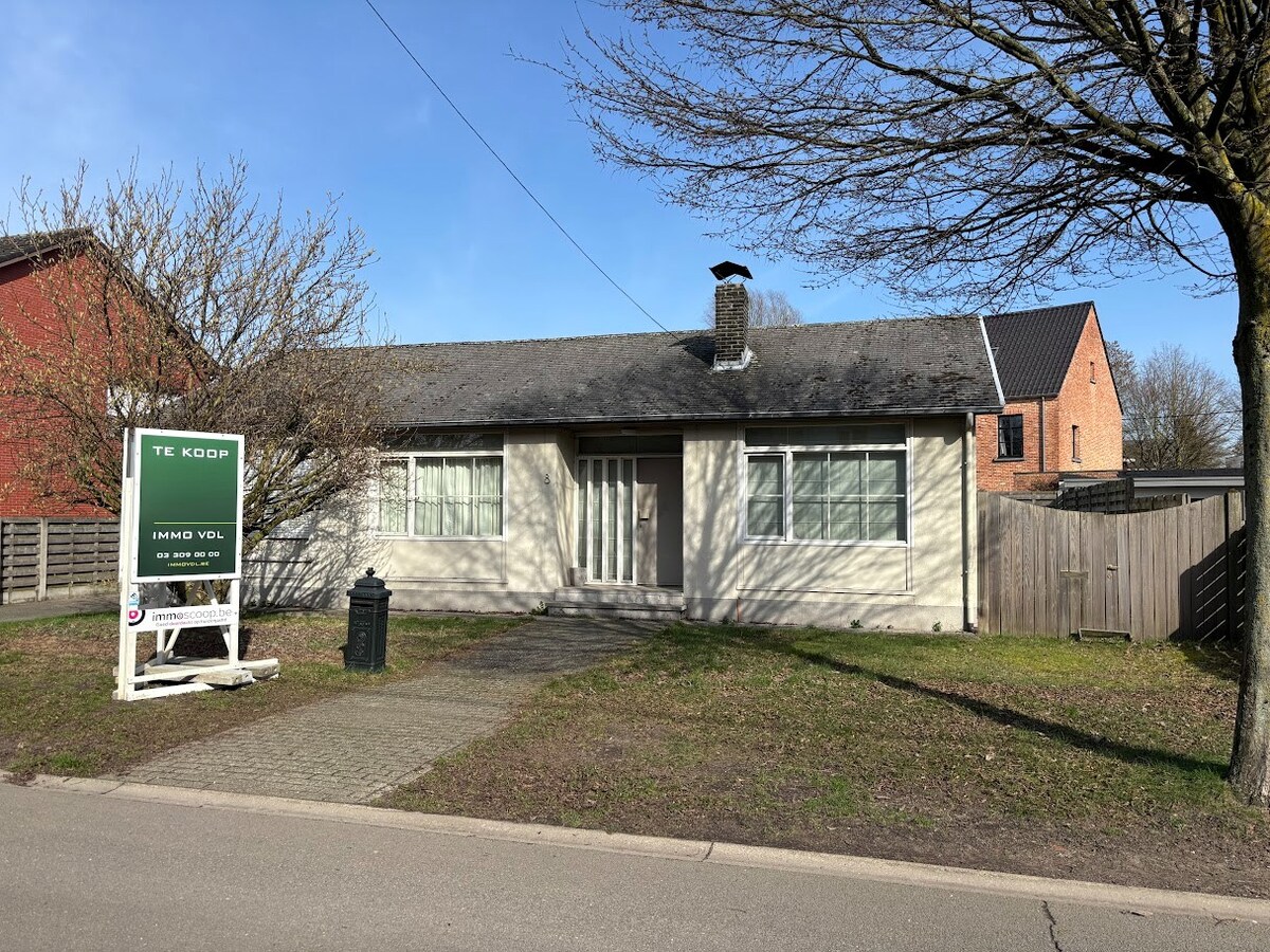 Op te frissen open bebouwing in het centrum van Sint-Antonius 