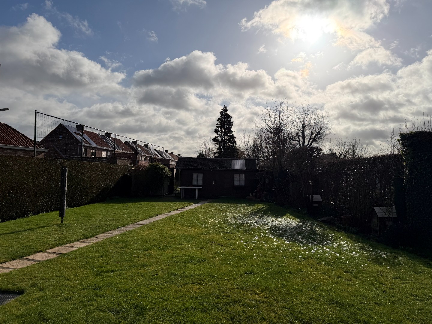 Halfopen woning met 3 slaapkamers,  garage en een ruime tuin te Zulte 