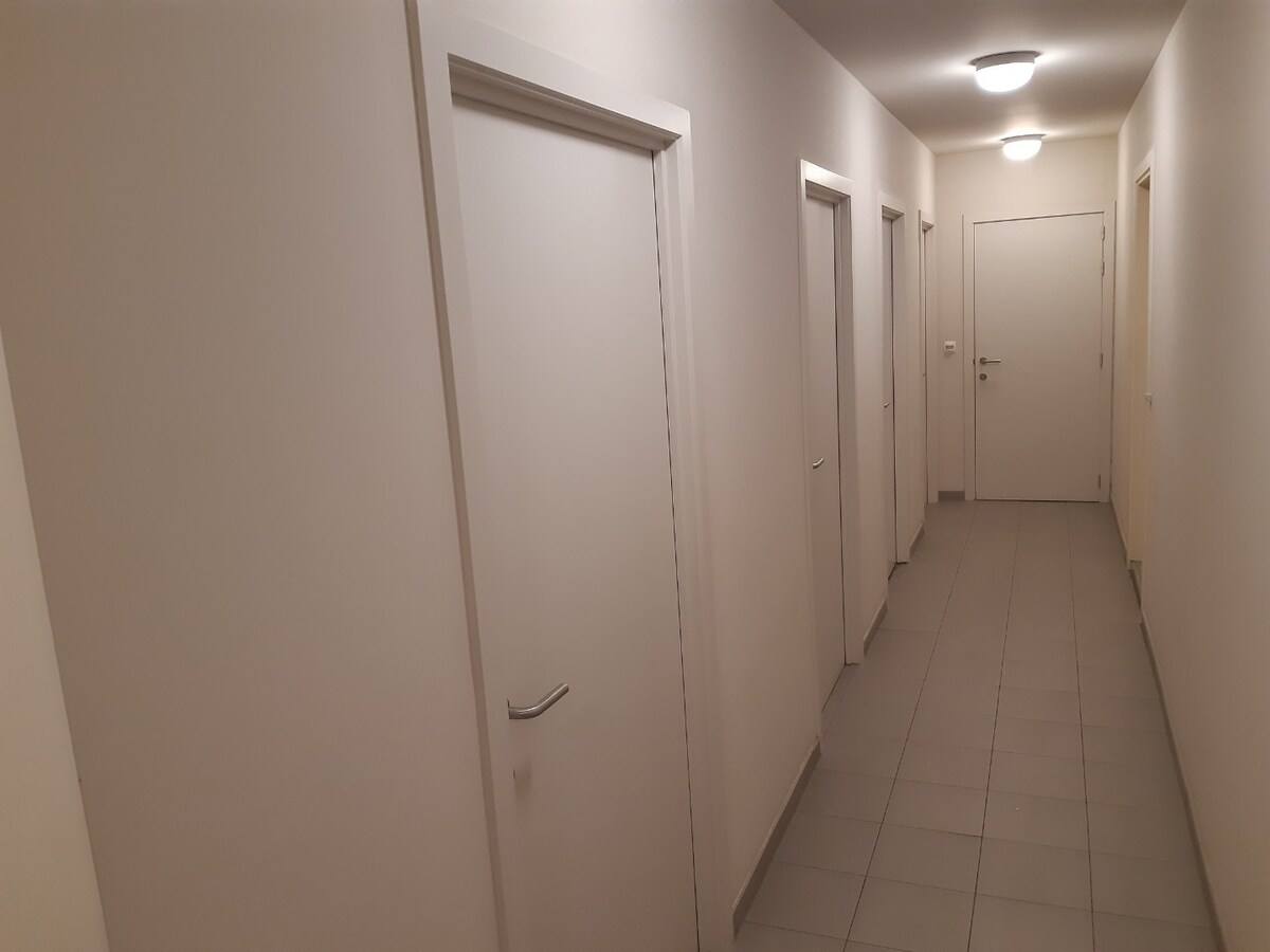 Ruim appartement met 2 terrassen. 