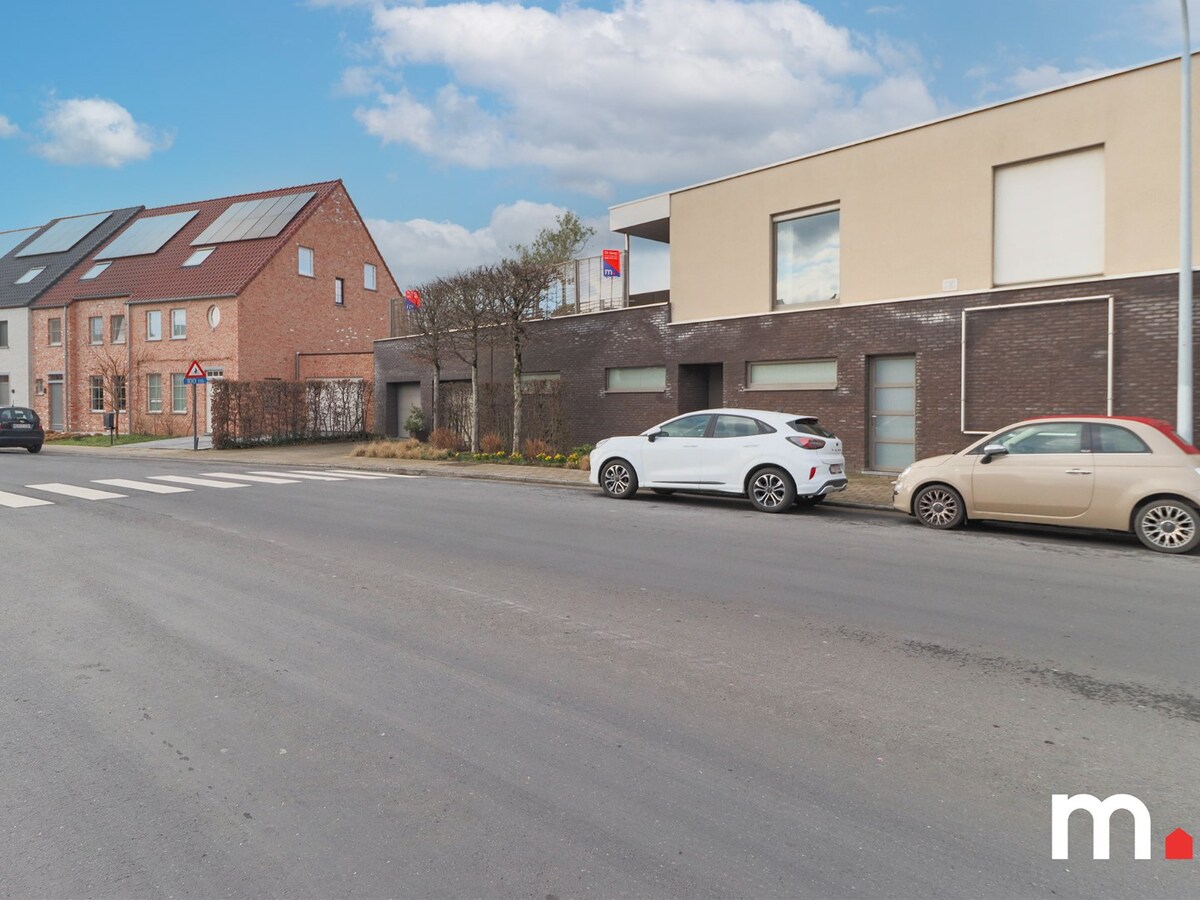 Handelspand met woonst te Heule ! 