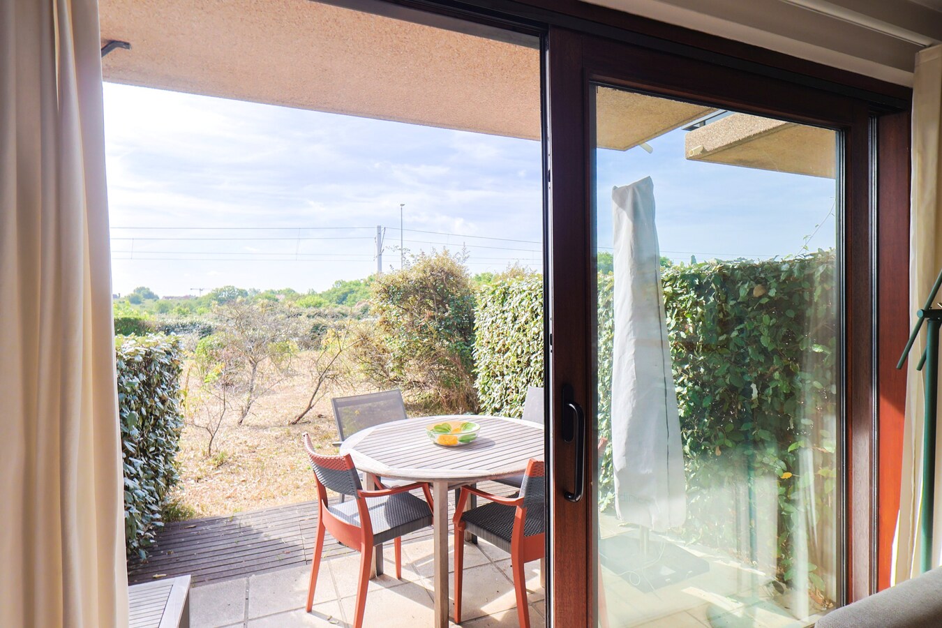 Instapklaar gelijkvloers appartement op wandelafstand van de Zeedijk en het strand! 
