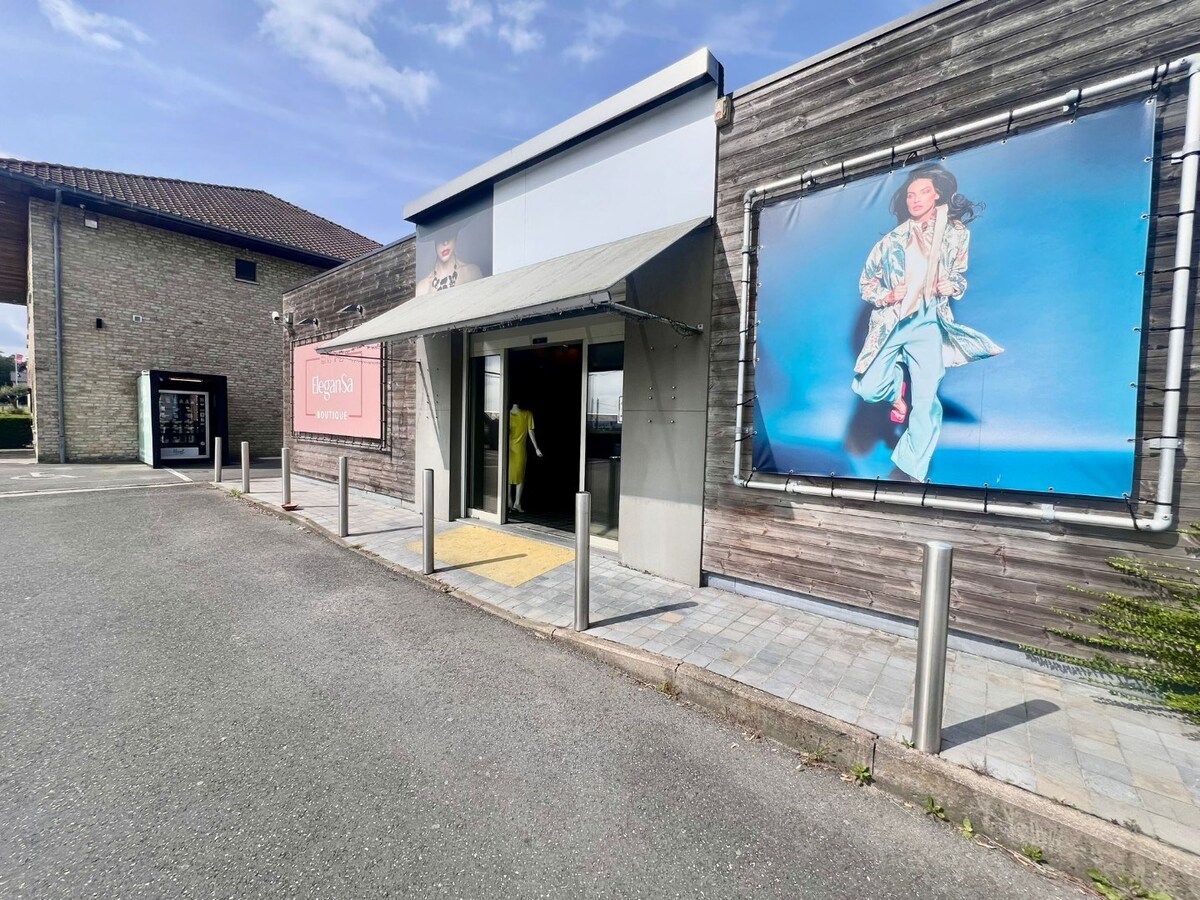 Ruime winkelruimte te huur in Moorslede, perfect voor diverse doeleinden! 