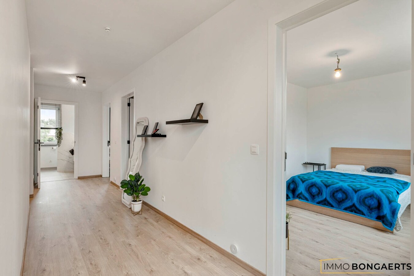 Recente gezinswoning met 3 slaapkamers 