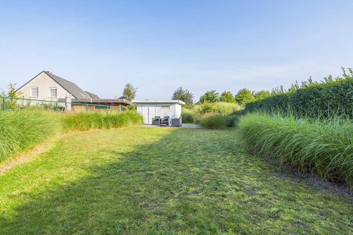 Rustig gelegen gezinswoning met tuin, garage &amp; oprit - Maldegem 
