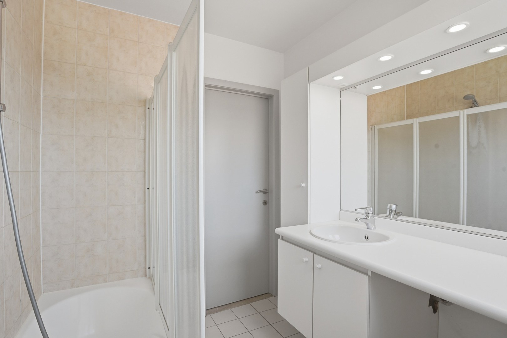 Instapklaar appartement met 2 slaapkamers te Eernegem 