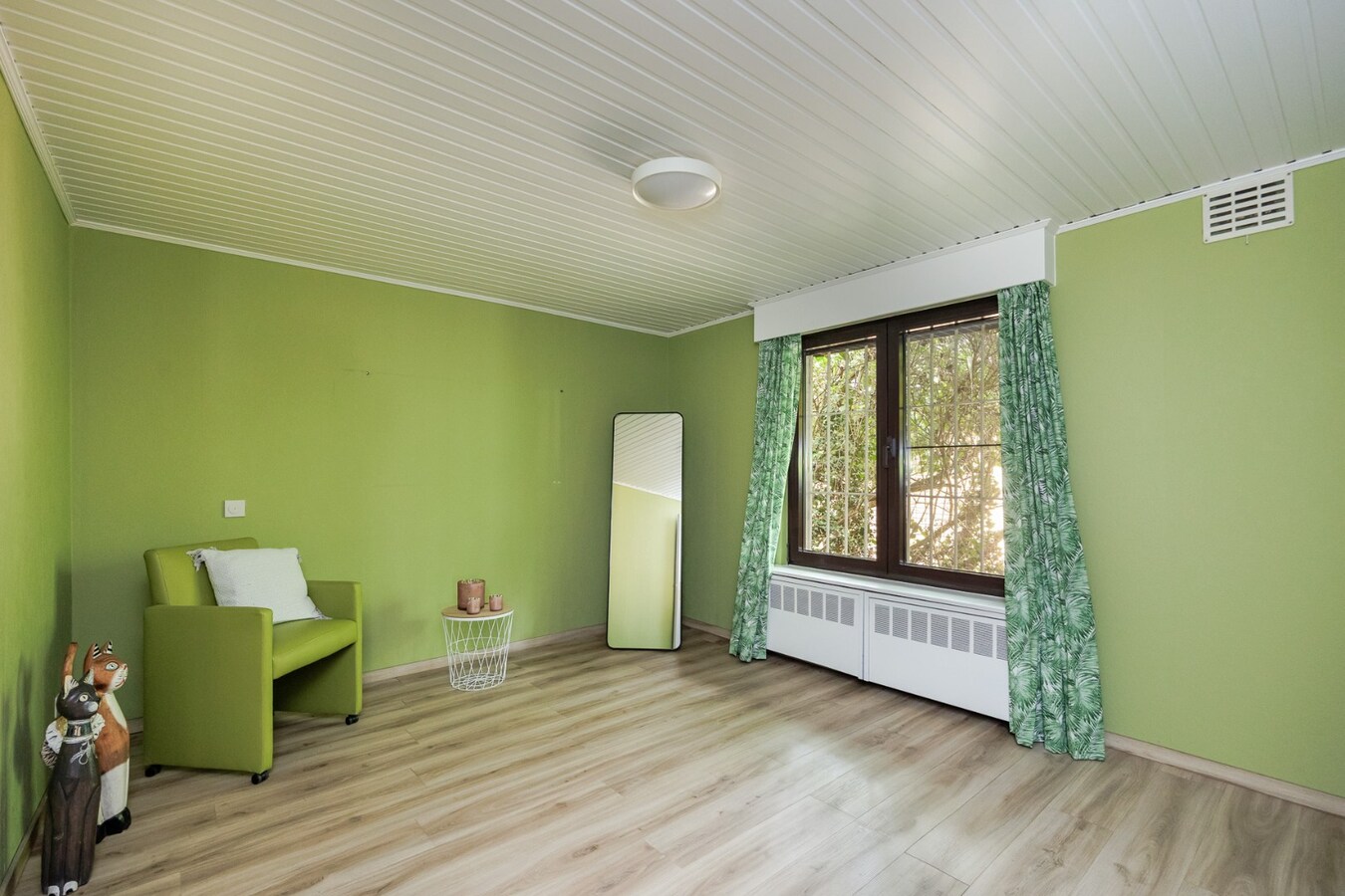 Kangoeroe/praktijk woning met 5 slaapkamers en prachtig open zicht 