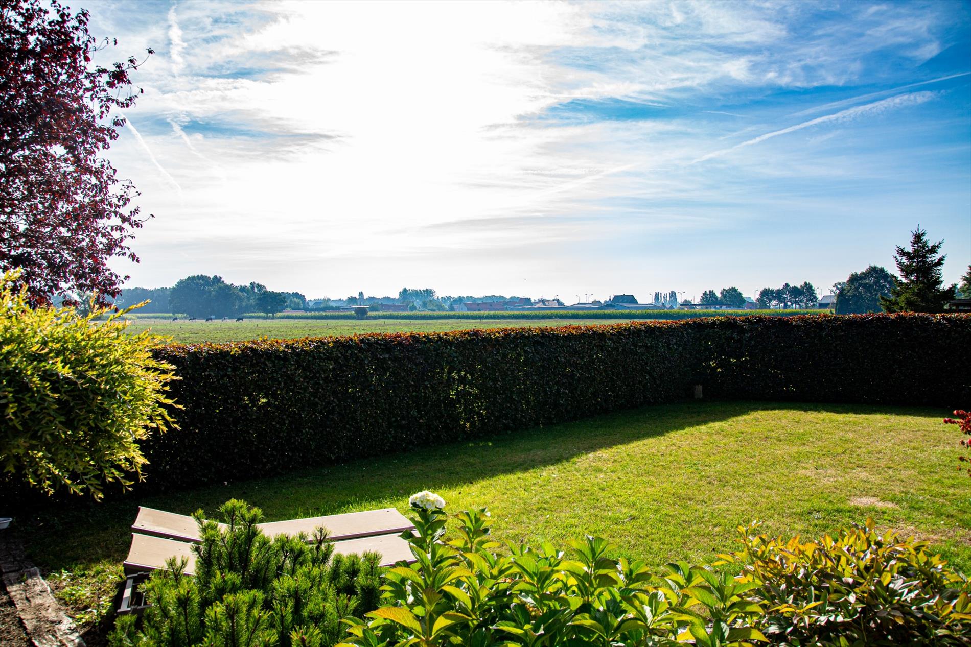 Rustieke woning met paardenstalling op 959m² landelijk gelegen doch nabij centrum Maldegem 