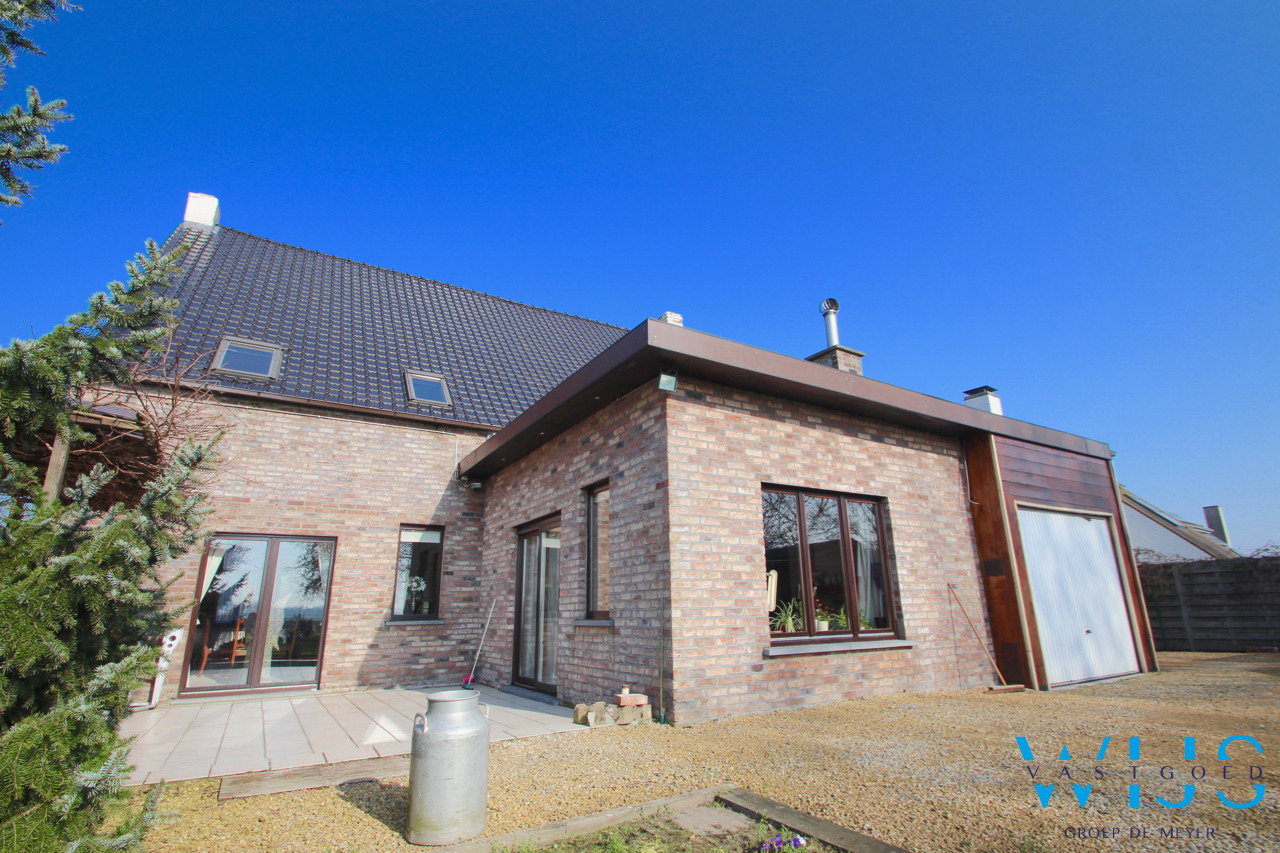 Zeer ruim woonhuis op een ideaal perceel te ADEGEM ! 