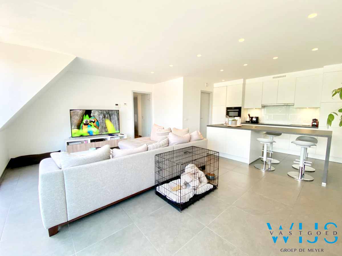 Instapklaar 2 slaapkamerappartement in hartje Wippelgem EVERGEM ! 