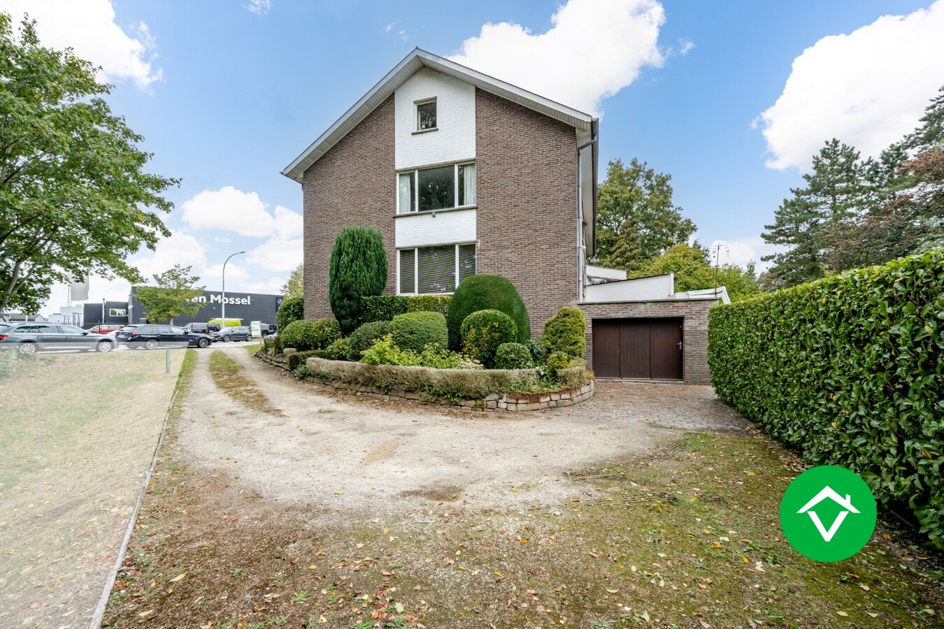Te koop: Statige woning op goede ligging in Torhout 