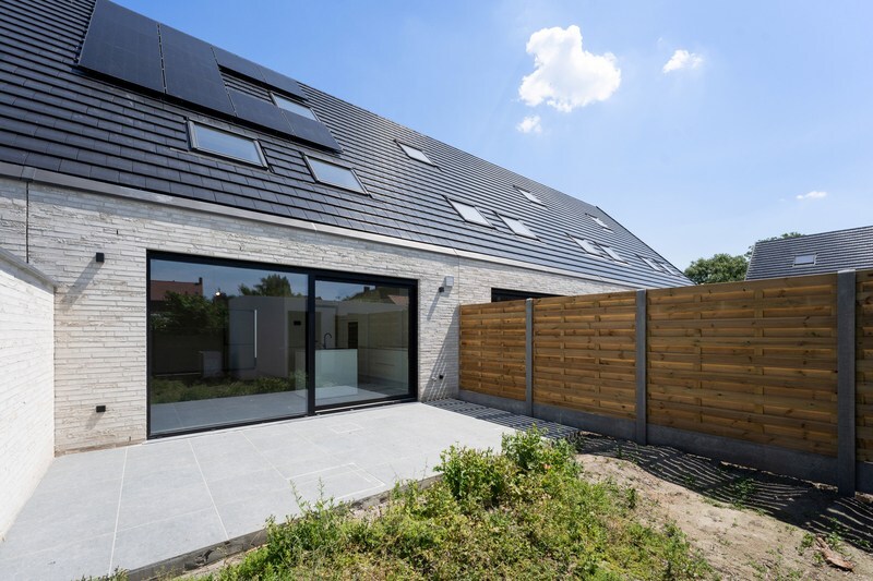 Nieuwbouwwoning met 3 slaapkamers en E-peil 10 te Veurne 