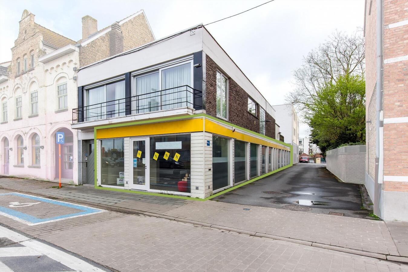 Uitstekend gelegen, gelijkvloerse handelsruimte in het centrum van Diksmuide 