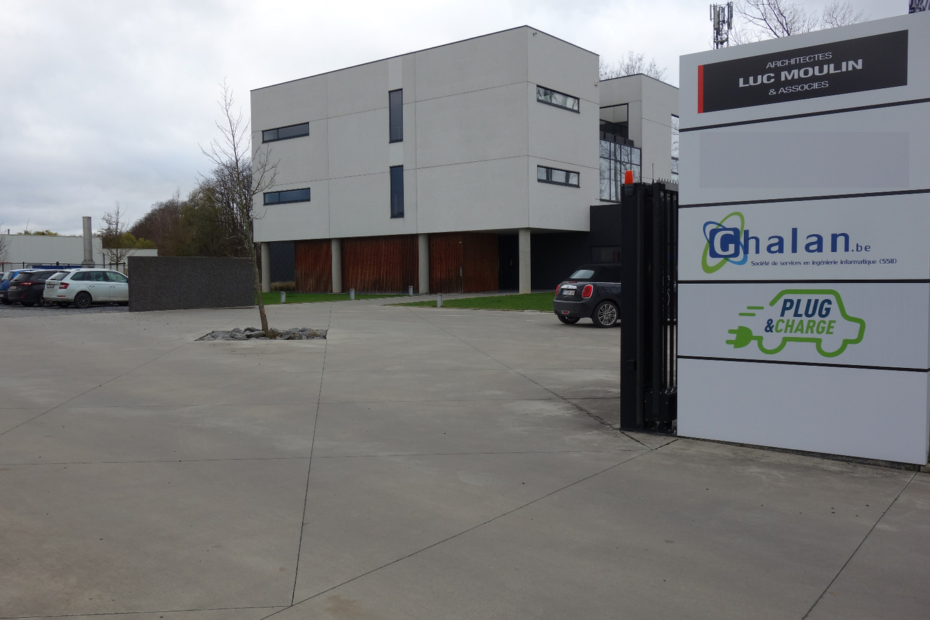 Loué - Bureau de prestataires de services - Tournai