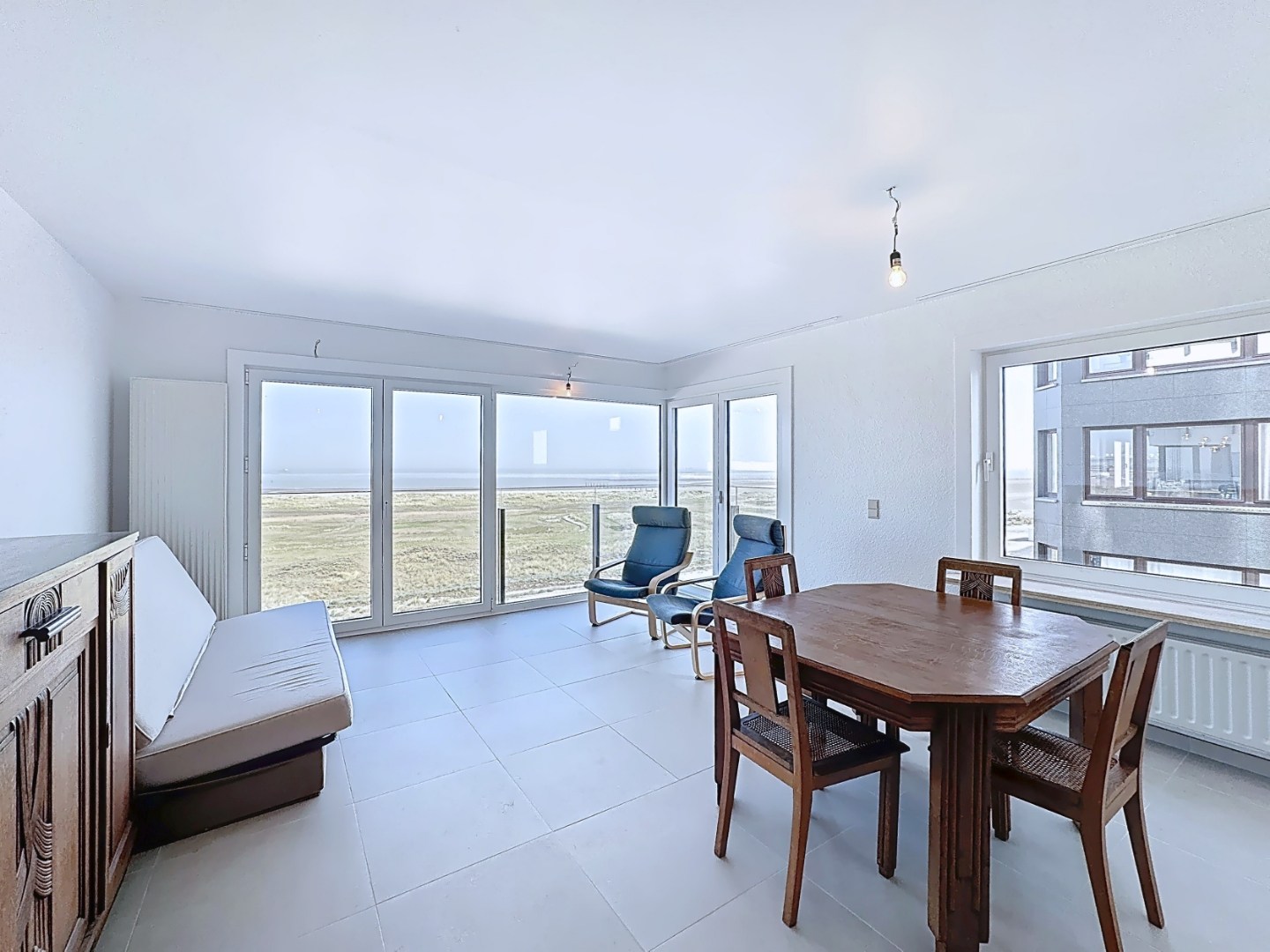 Mooi hoekappartement met FRONTAAL ZEEZICHT 