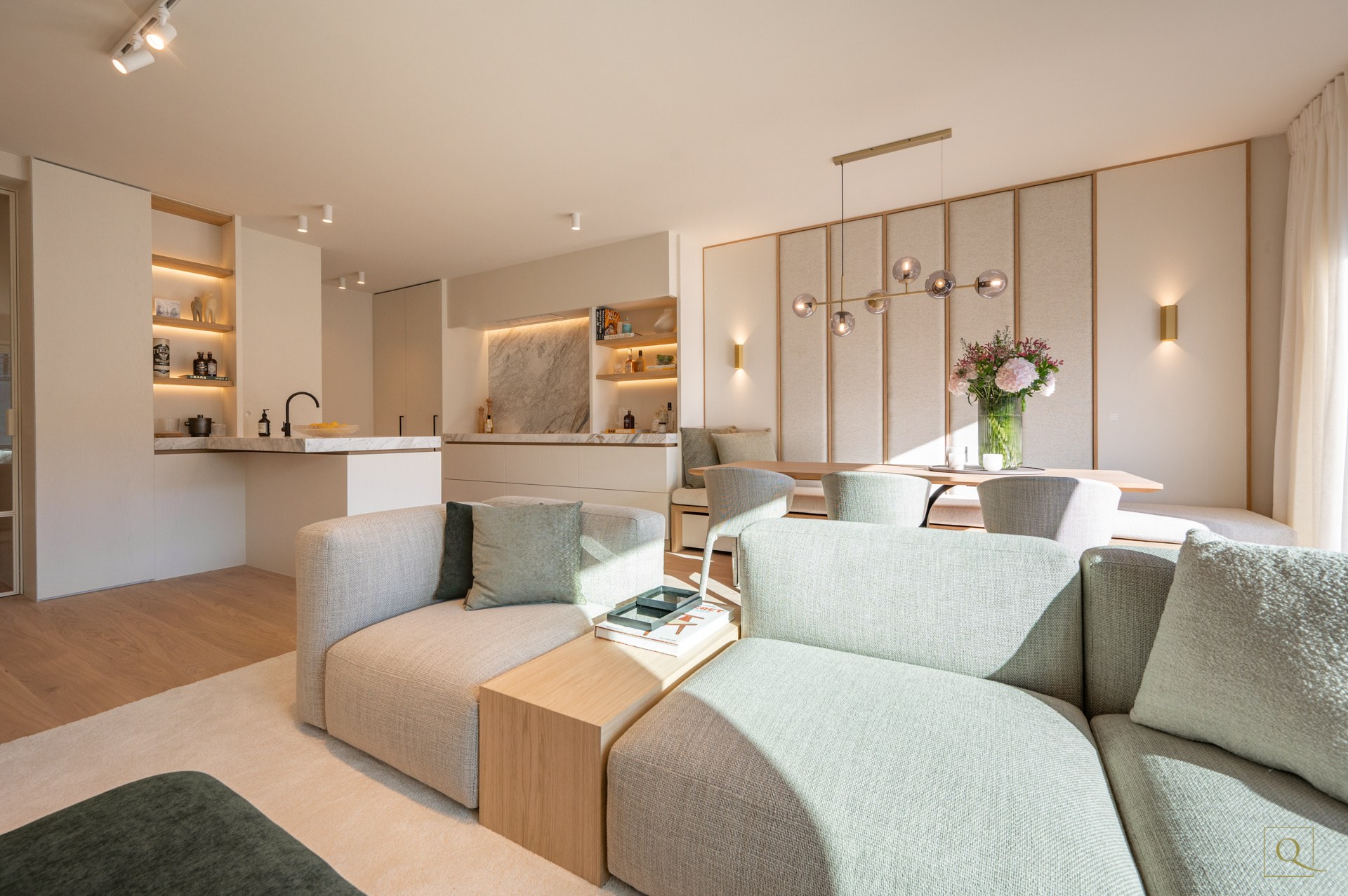 Prachtig gerenoveerd 3-SLPK-appartement nabij de Zeedijk 