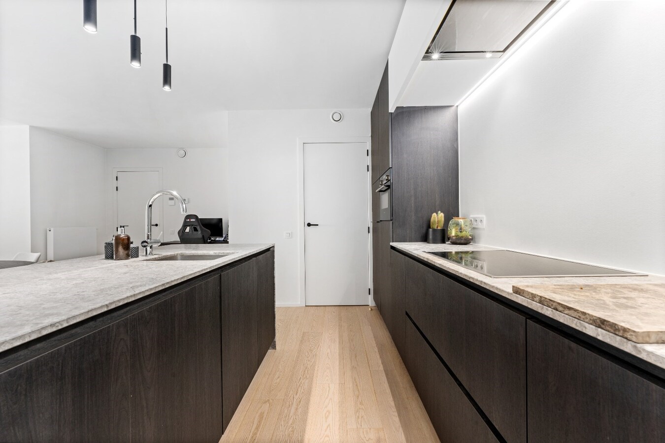 Instapklaar appartement met 2 slaapkamers en autostandplaats te Koekelare 