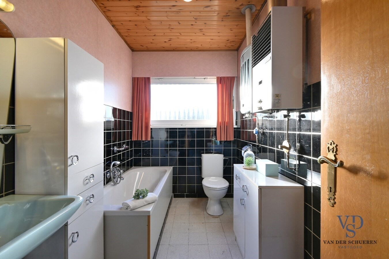 Degelijke bungalowwoning gelegen in een rustige verkaveling 