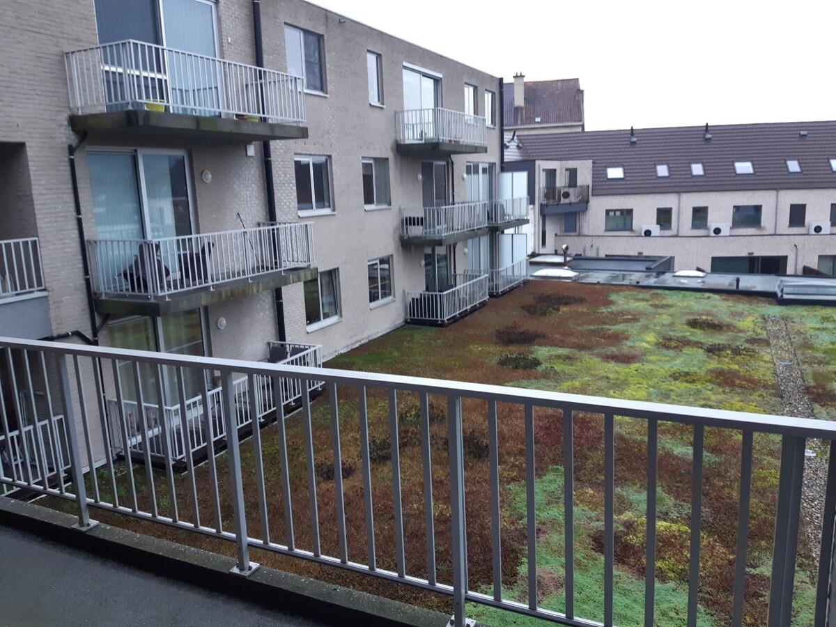 Ruim appartement met 2 terrassen. 