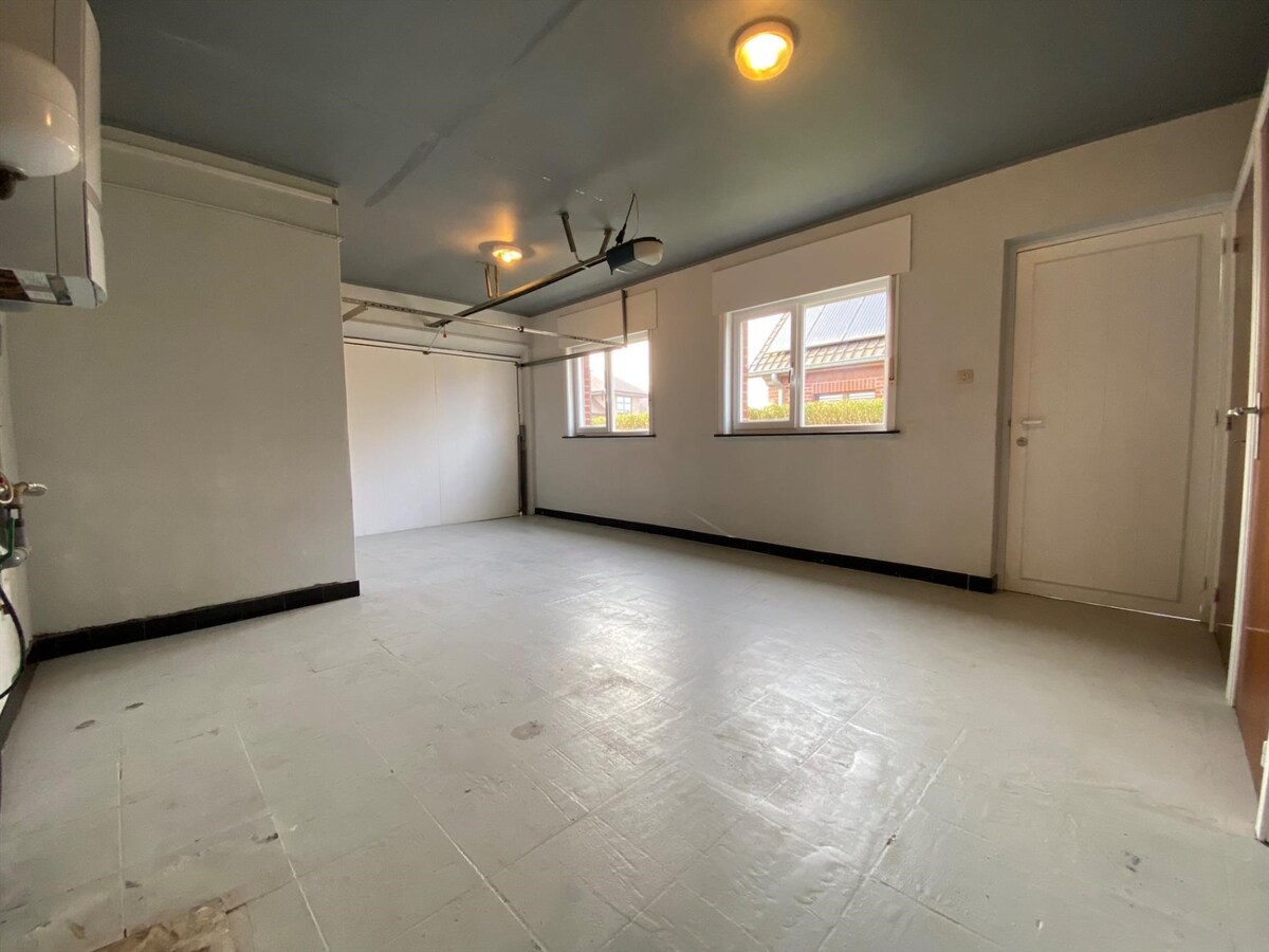 Rustig gelegen alleenstaande woning met 3 slaapkamers op 920 m² te Koekelare 