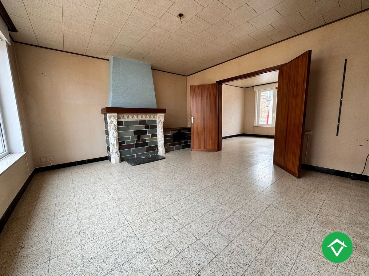 Te koop: Uniek gebouw met 2 appartementen, garage en ruime tuin – hartje Nieuwpoort-Stad 