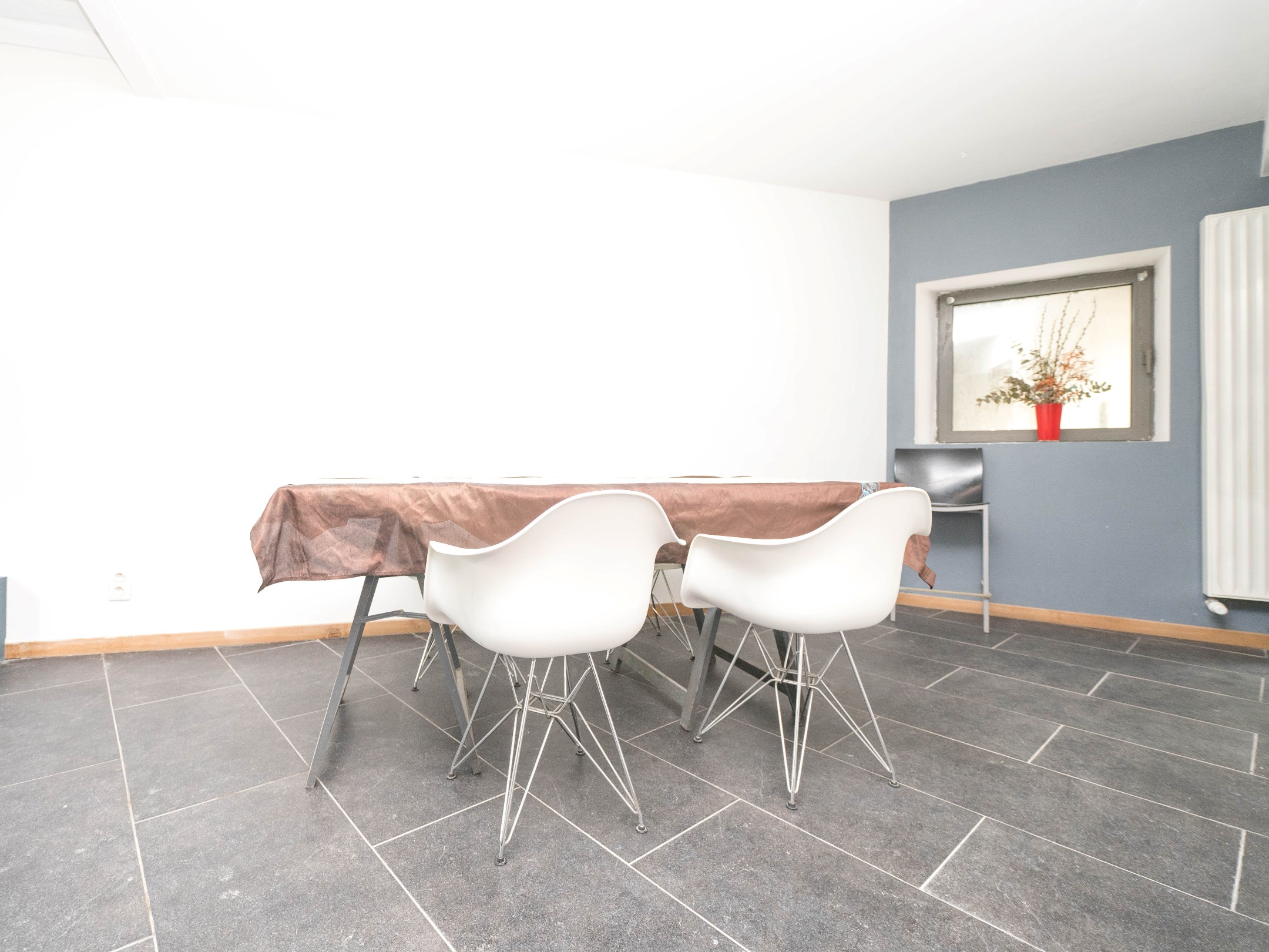 Gerenoveerde woning met 4 kamers, garage en stadstuintje 