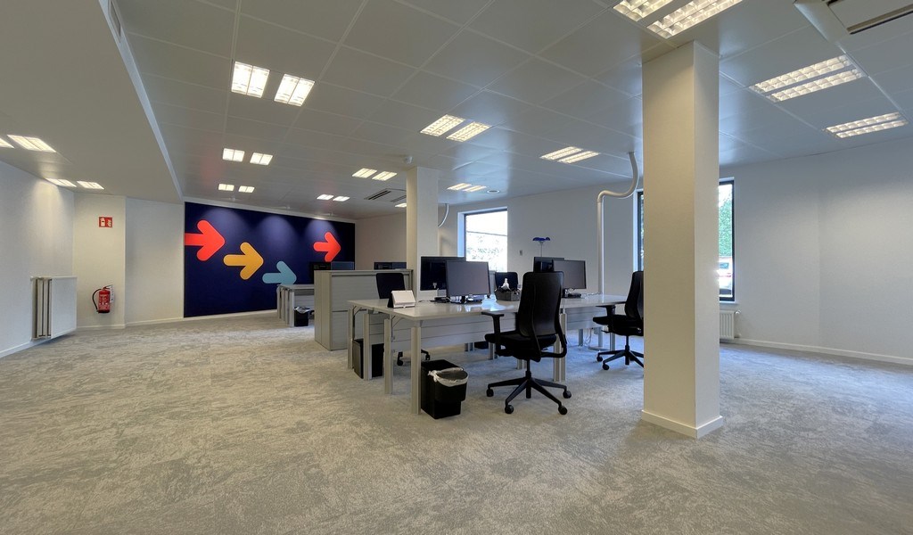 Commercieel gelijklvoers te huur vlakbij stadsring Mechelen