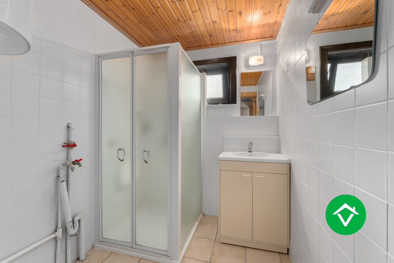 Ruime woning met 5 slaapkamers, diepe tuin en garage te Staden 