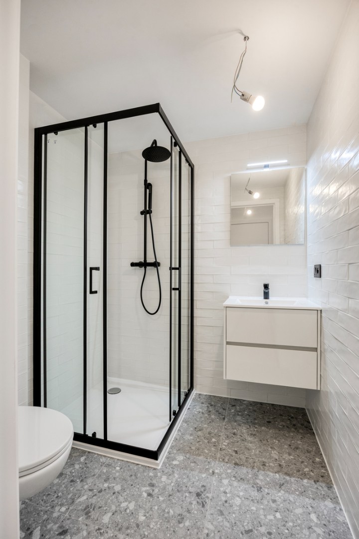 Volledig gerenoveerd en gemeubelde studentenkamer met privé badkamer en tuin - EPC A! 