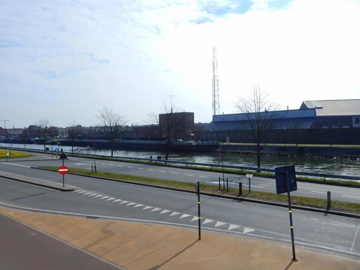 Zonnig appartement met 2 slaapkamers 