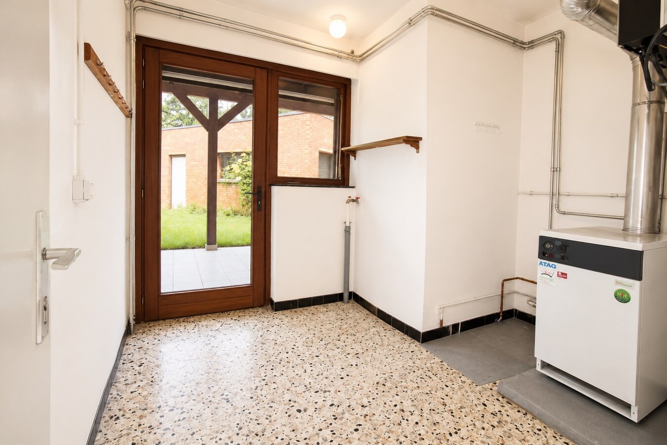 Karaktervolle open bebouwing met 6 kamers op 538 m² – unieke renovatiekans op topligging vlakbij station en centrum van Sint-Niklaas 