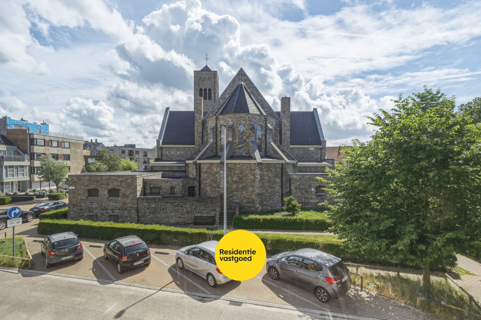 Ruime woning met garage en veel mogelijkheden te Mariakerke (Oostende) 