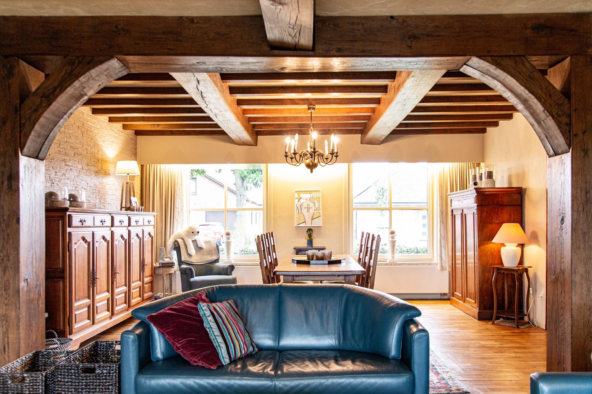 Rustieke woning met paardenstalling op 959m² landelijk gelegen doch nabij centrum Maldegem 