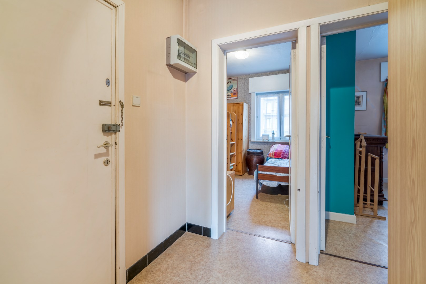 Te renoveren 2 slaapkamer appartement op het 2de verdiep 