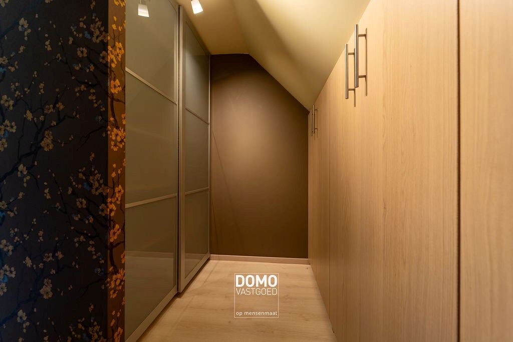 Wonen in alle rust: instapklare open bebouwing met ruime zonnige tuin te Stokrooie 