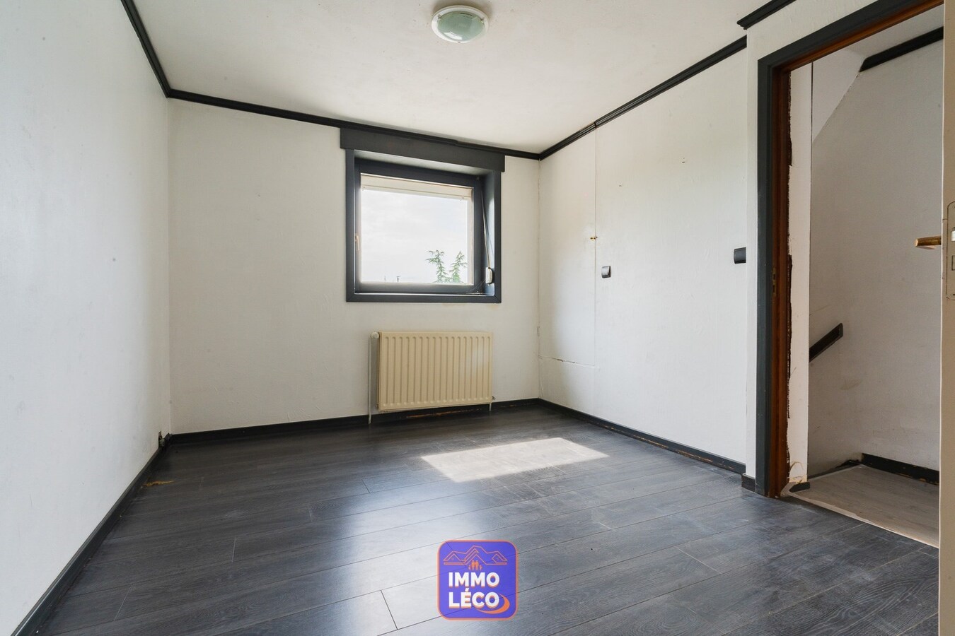 Maison de commerce avec habitation, jardin, poss. grand parking ! 