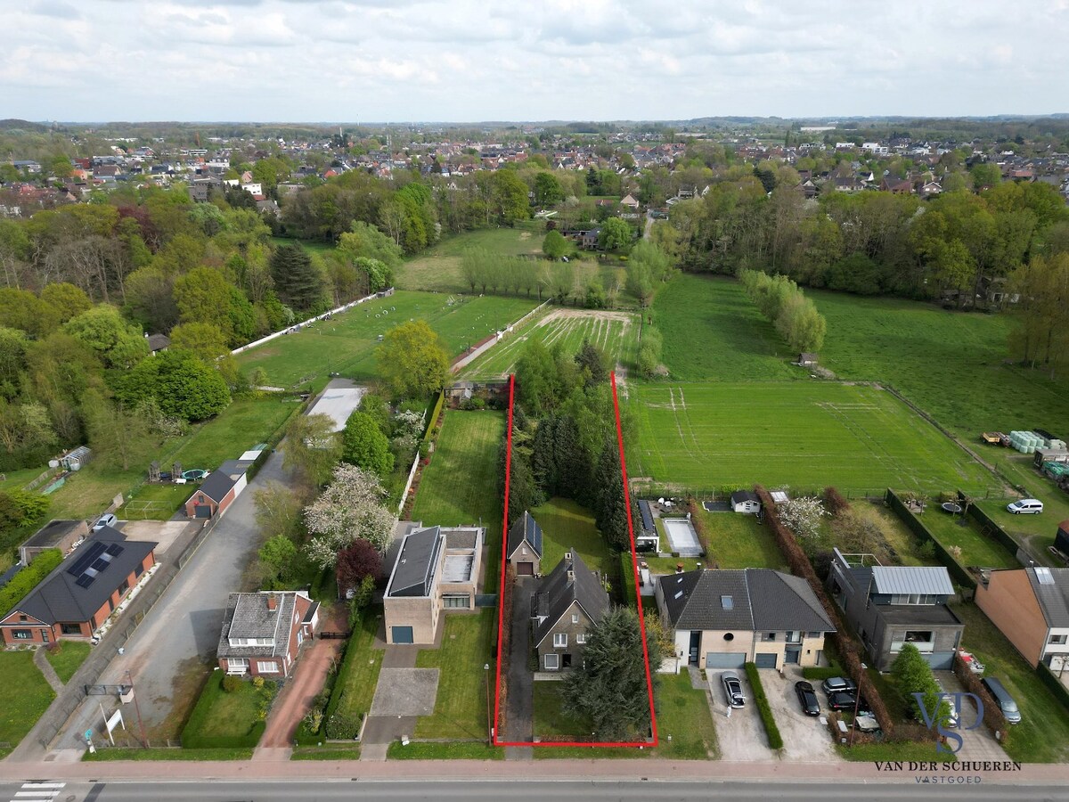 Karaktervolle villa, nabij centrum Merelbeke 