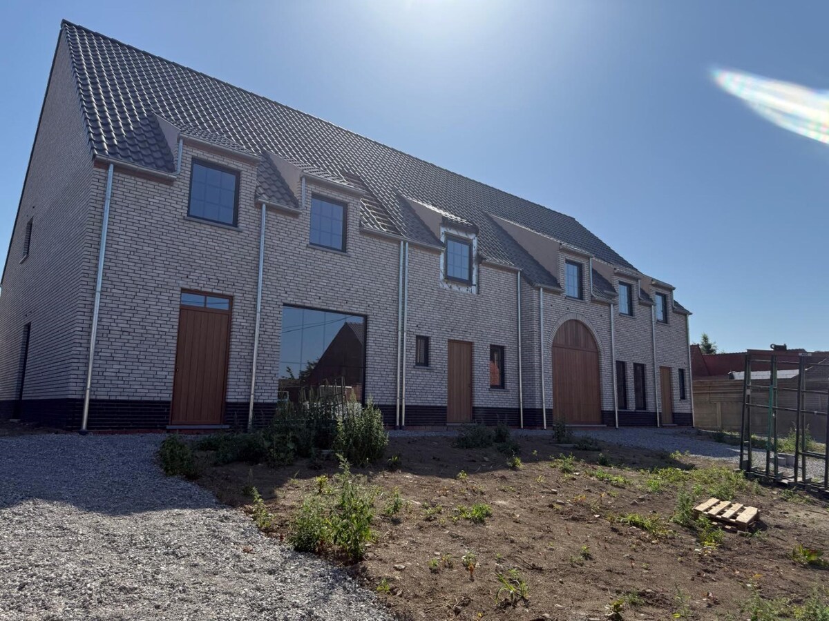 Nieuwbouwwoning met hoogstaande afwerking te Houthulst aan 6%. 