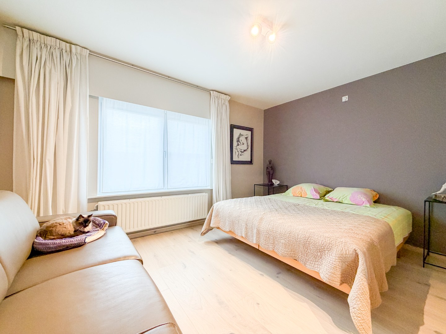 Prachtige gezinswoning met mooie tuin en bijgebouw, instapklaar afgewerkt, Torhout. 