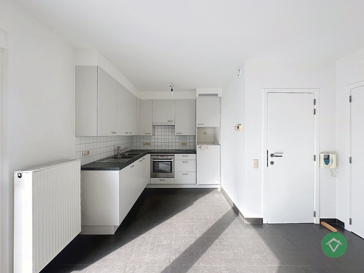 Instapklaar gelijkvloers appartement met staanplaats te Gistel 