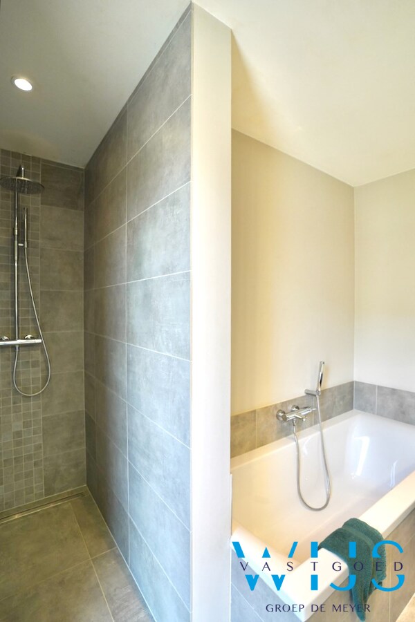 Prachtige HOB met unieke afwerking te Bassevelde ! 