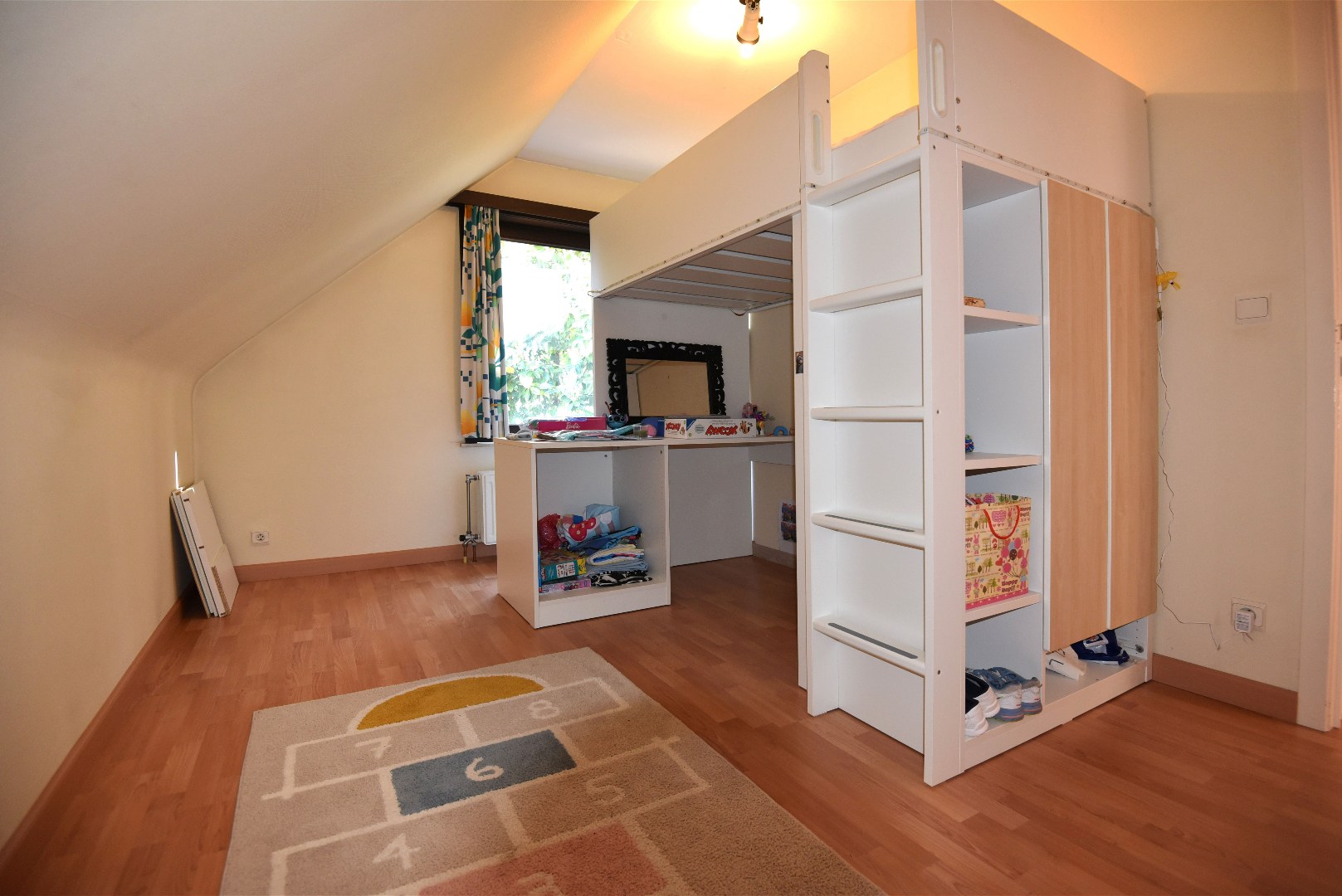 Open bebouwing met 3 slpks, dubbele garage en tuin te Eeklo 