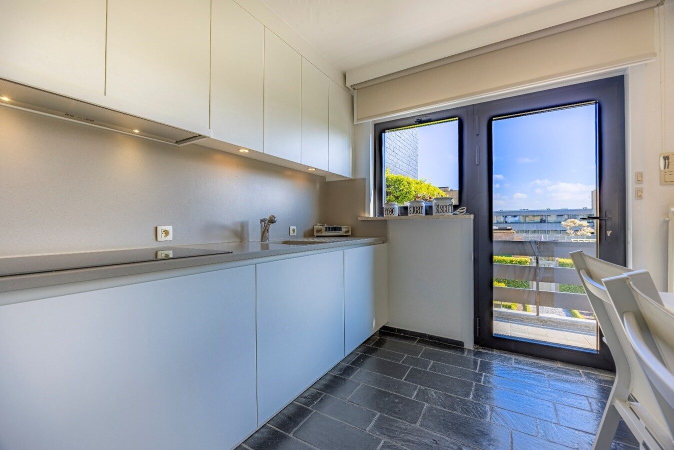 Knappe woning met weidse zichten, vlakbij het strand 