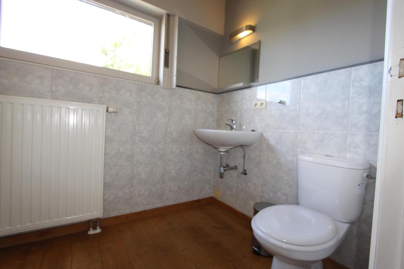 Woning met 4 slaapkamers en garage te Koekelare 