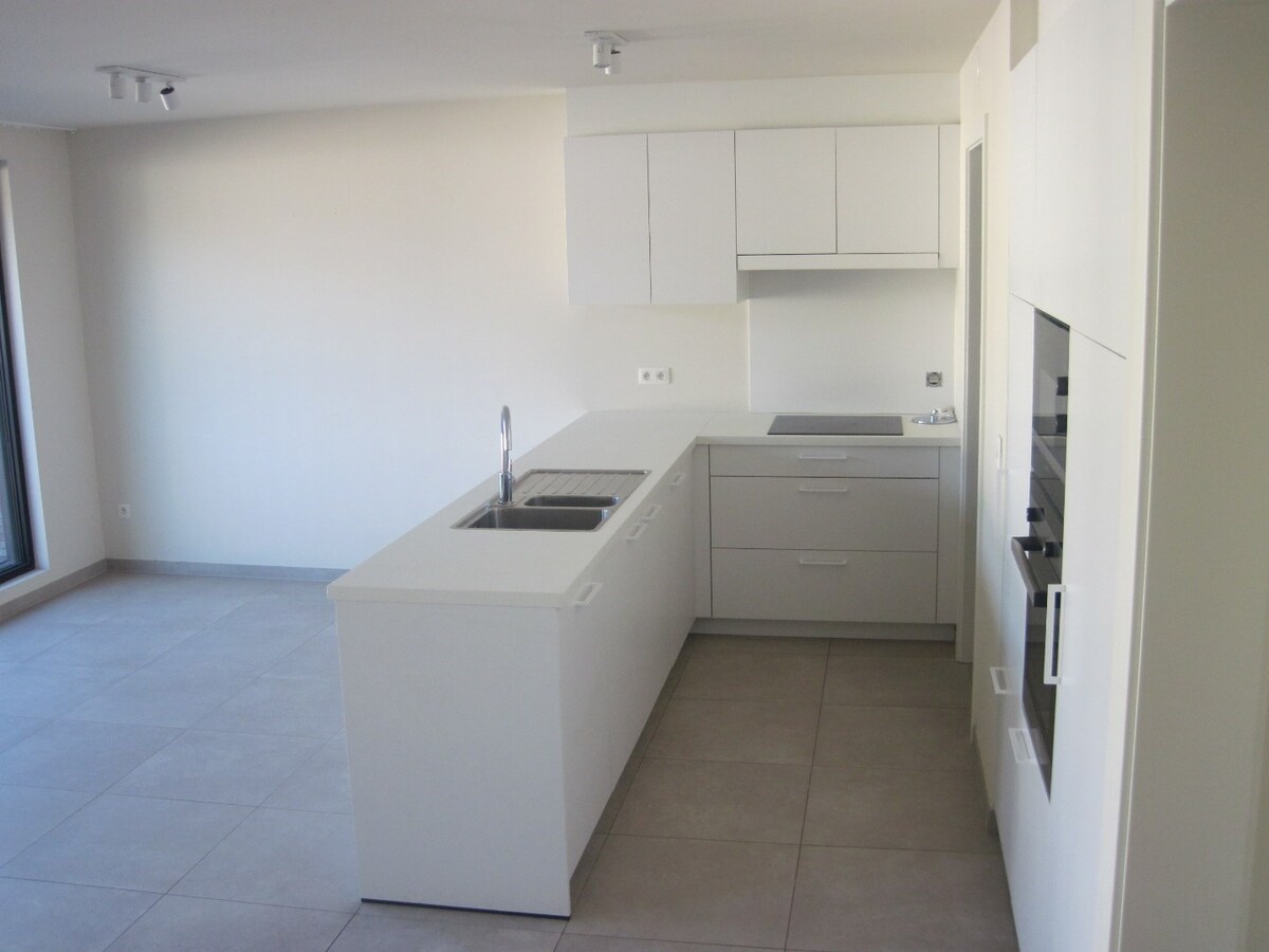 Lichtrijk appartement op de Gaverse Markt. 