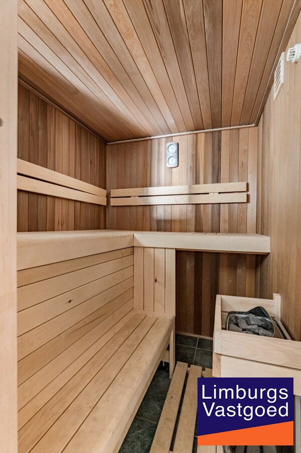 Handelshuis op commerciële topligging aan de Grote Markt 